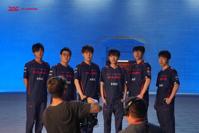 而他对比赛 而他对比赛